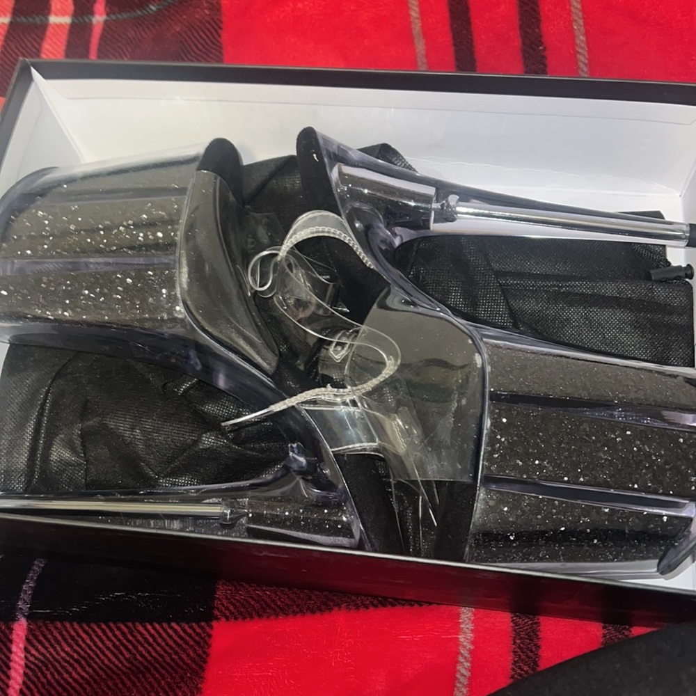 Size 10 pleasers, 8” heels